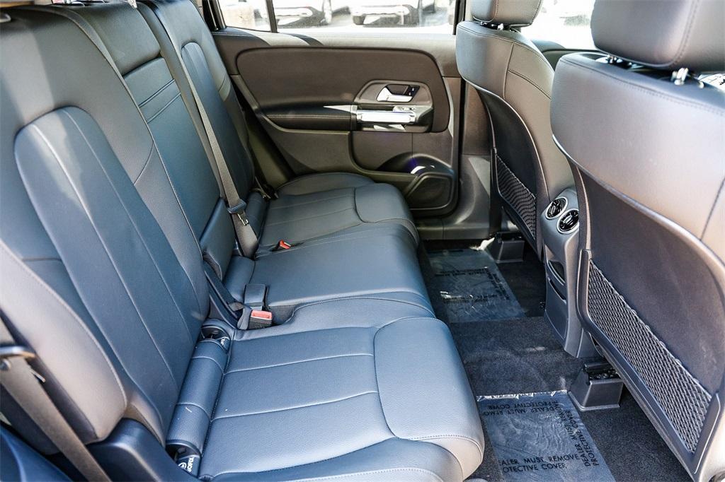 new 2025 Mercedes-Benz GLB 250 car, priced at $51,590