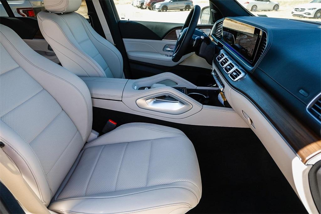 new 2025 Mercedes-Benz GLS 450 car, priced at $91,775