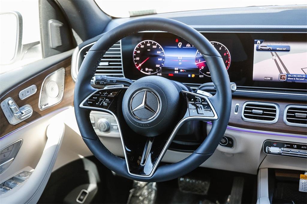 new 2025 Mercedes-Benz GLS 450 car, priced at $91,775