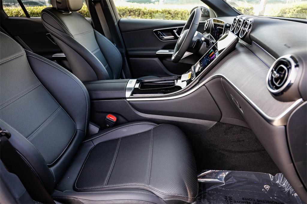 new 2025 Mercedes-Benz GLC 300 car, priced at $54,150