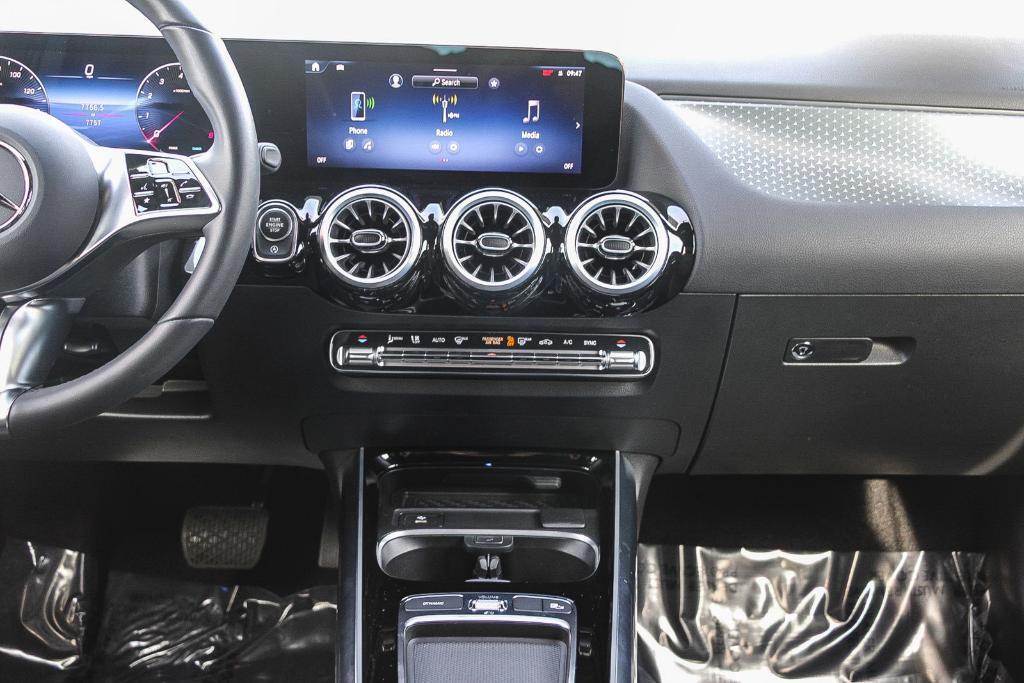 used 2025 Mercedes-Benz GLA 250 car, priced at $43,990