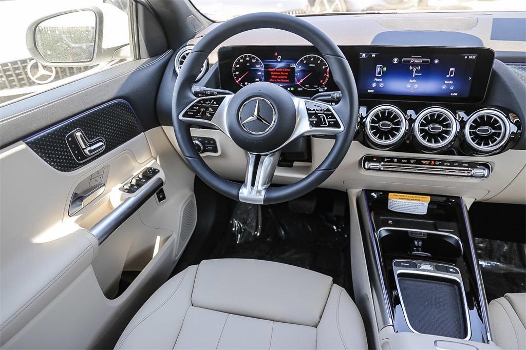 new 2025 Mercedes-Benz GLA 250 car, priced at $47,650