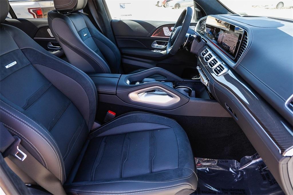 new 2025 Mercedes-Benz AMG GLS 63 car, priced at $165,055
