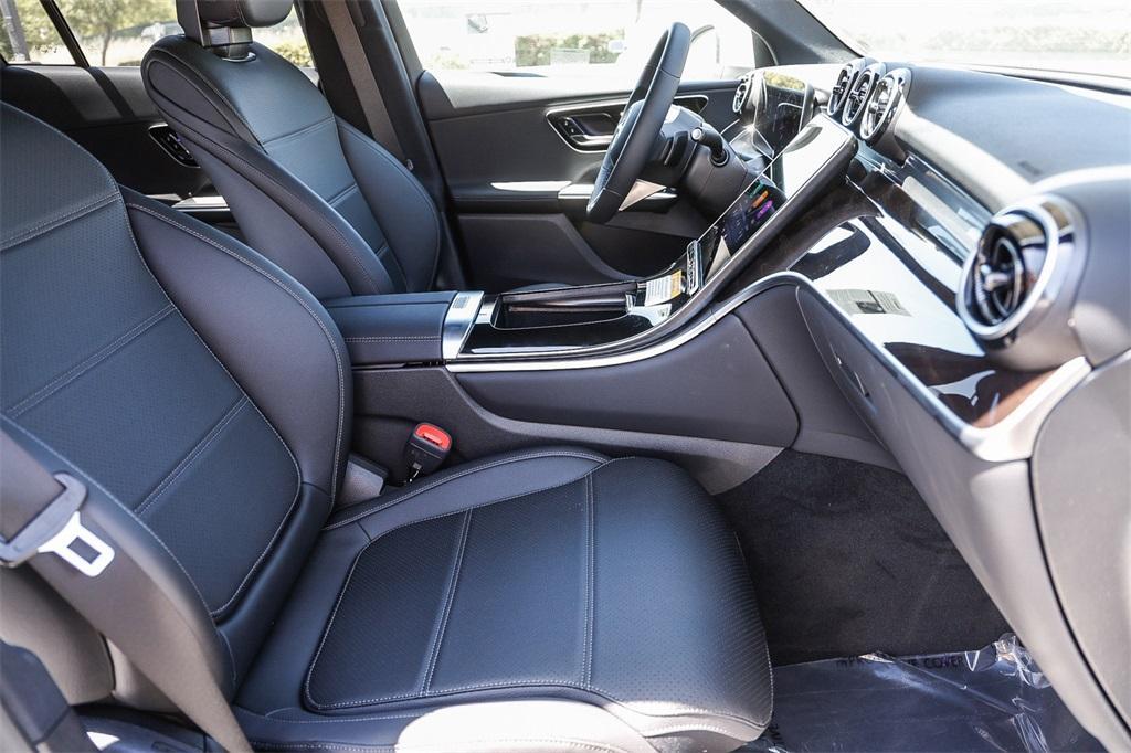 new 2025 Mercedes-Benz GLC 300 car, priced at $53,035