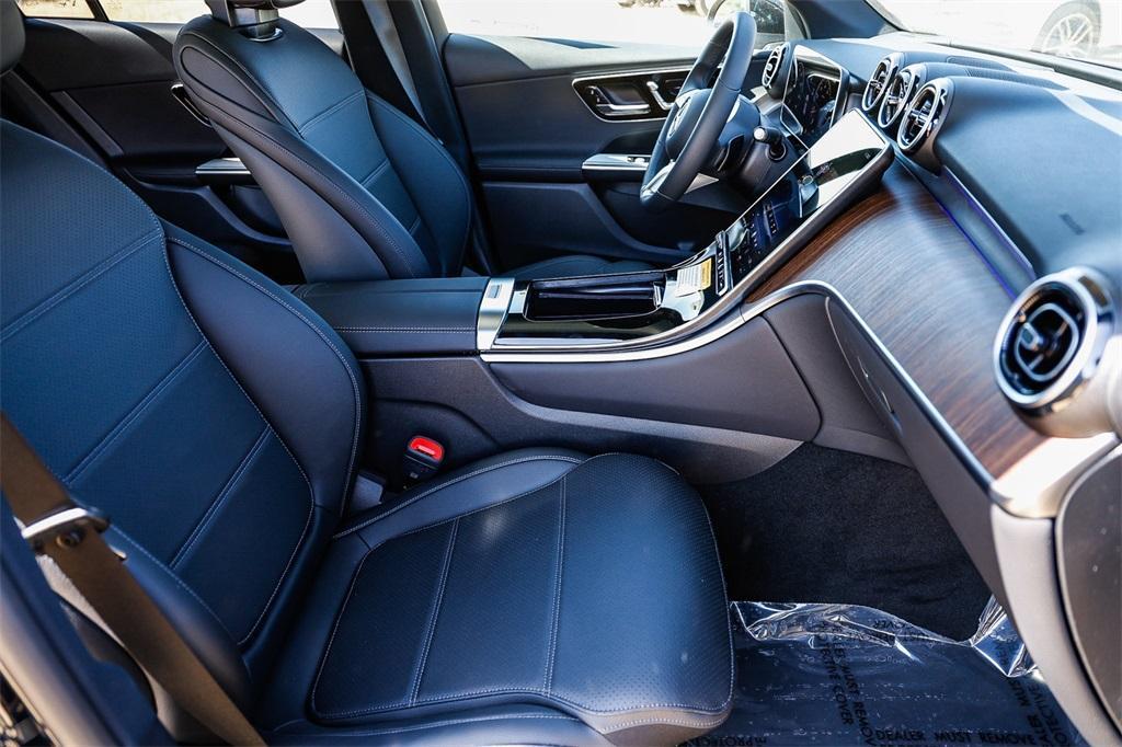 new 2025 Mercedes-Benz GLC 300 car, priced at $52,625