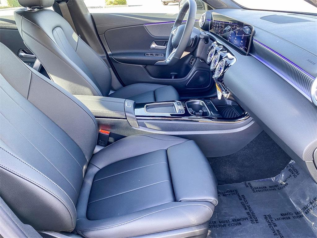 new 2025 Mercedes-Benz CLA 250 car