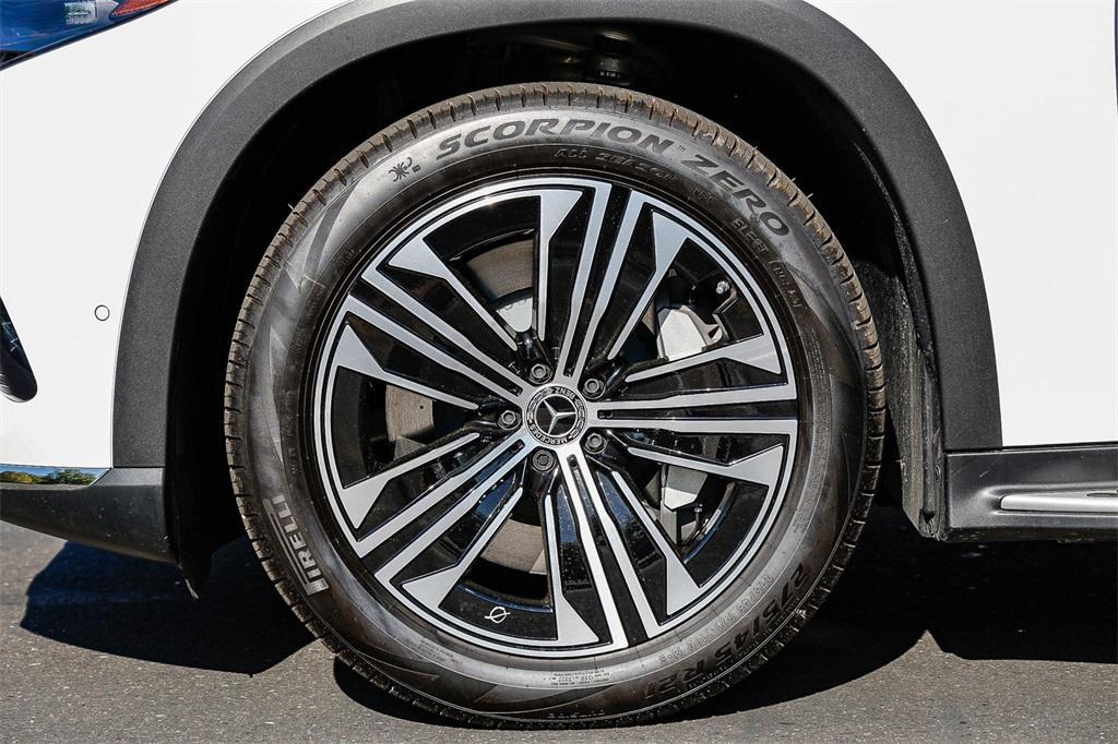 new 2025 Mercedes-Benz EQS 450 car, priced at $111,429