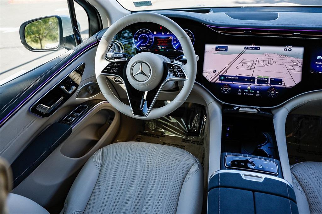 new 2025 Mercedes-Benz EQS 450 car, priced at $111,429