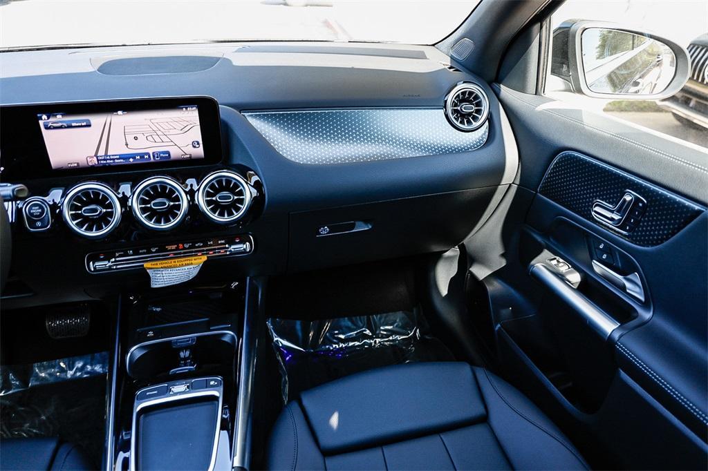 new 2025 Mercedes-Benz GLA 250 car, priced at $46,205