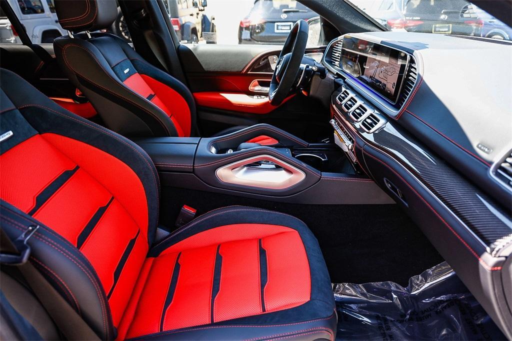 new 2025 Mercedes-Benz AMG GLE 53 car, priced at $98,285