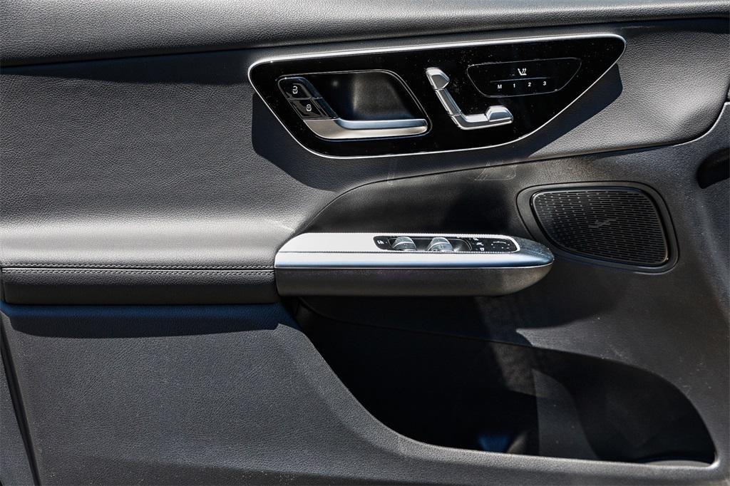new 2025 Mercedes-Benz GLC 350e car, priced at $61,700