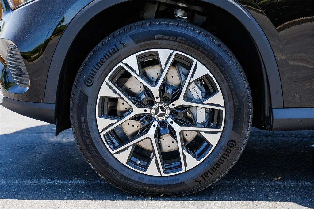 new 2025 Mercedes-Benz GLC 350e car, priced at $61,700