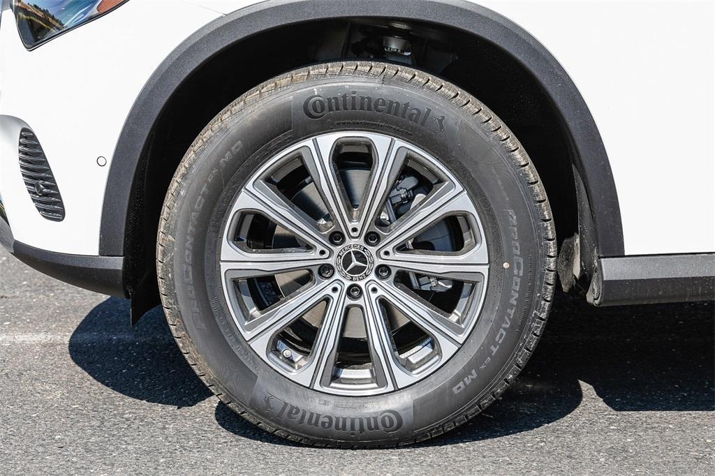 new 2025 Mercedes-Benz GLC 300 car, priced at $52,405