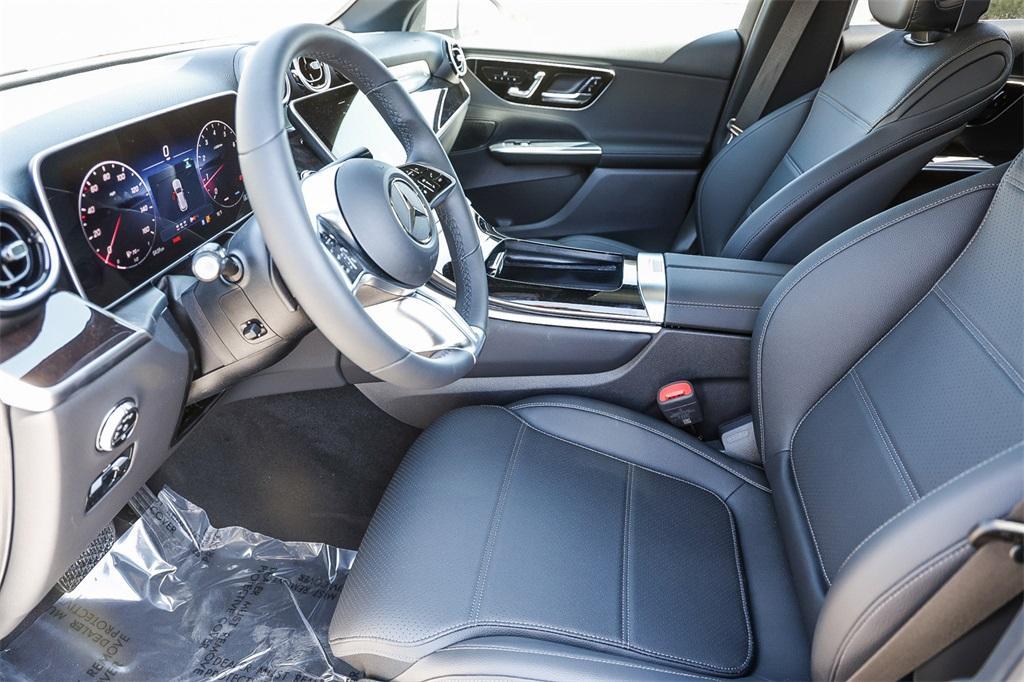new 2025 Mercedes-Benz GLC 300 car, priced at $52,405