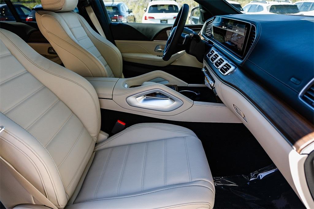 new 2025 Mercedes-Benz GLE 450 car, priced at $79,730