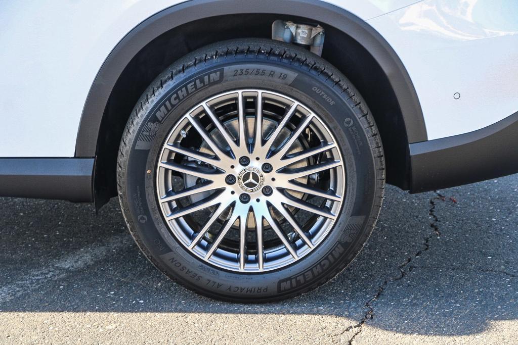 new 2026 Mercedes-Benz GLC 300 car, priced at $54,335