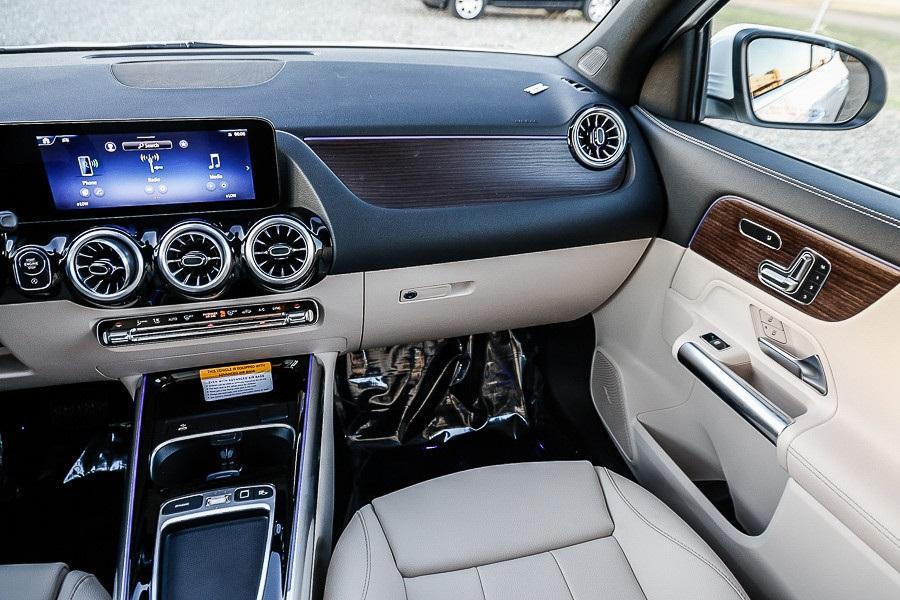 new 2026 Mercedes-Benz GLA 250 car, priced at $47,345
