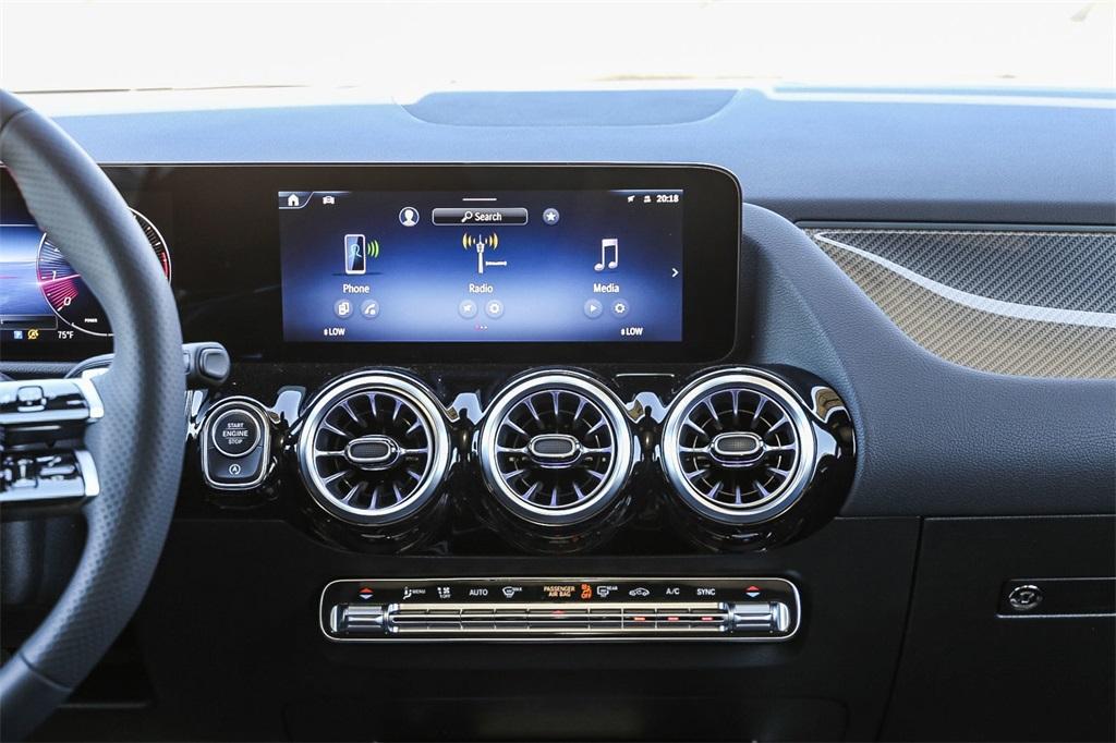 new 2025 Mercedes-Benz GLA 250 car, priced at $50,950