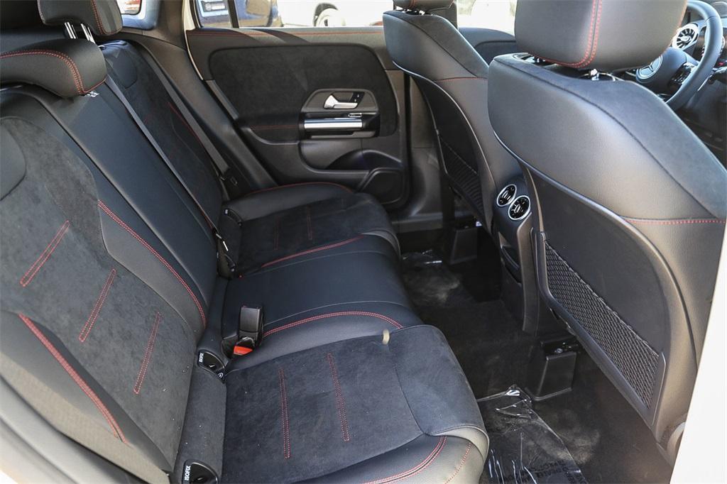 new 2025 Mercedes-Benz GLA 250 car, priced at $50,950