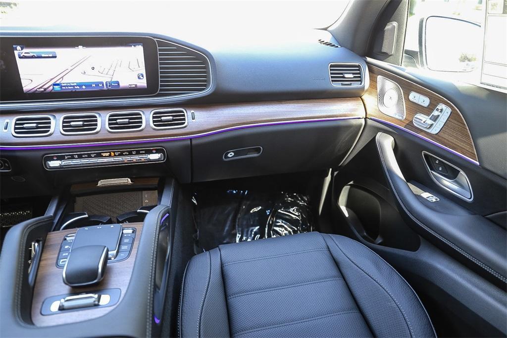 new 2025 Mercedes-Benz GLE 580 car, priced at $92,145