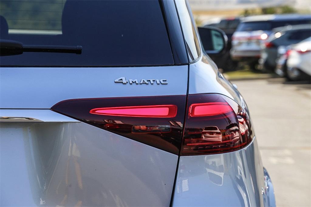 new 2025 Mercedes-Benz GLE 580 car, priced at $92,145