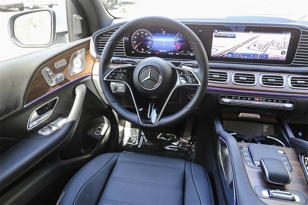 new 2025 Mercedes-Benz GLE 580 car, priced at $92,145
