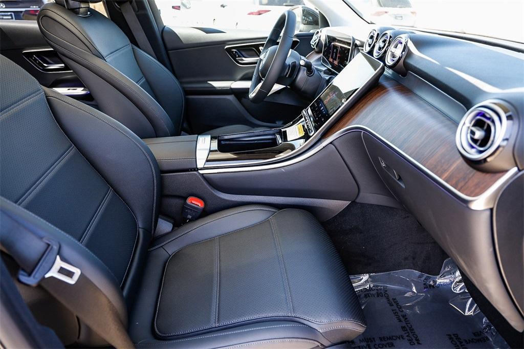 new 2025 Mercedes-Benz GLC 300 car, priced at $60,935