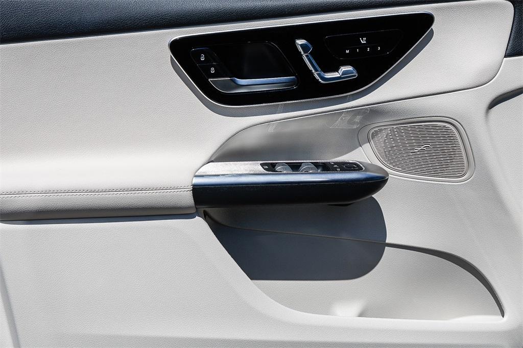 new 2025 Mercedes-Benz GLC 350e car, priced at $62,205