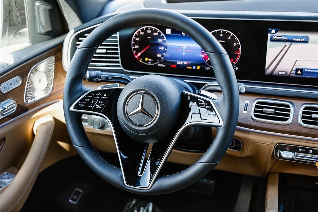 new 2025 Mercedes-Benz GLE 580 car, priced at $105,030