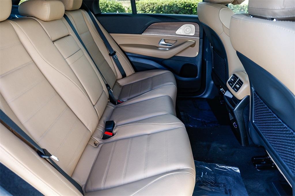 new 2025 Mercedes-Benz GLE 580 car, priced at $105,030