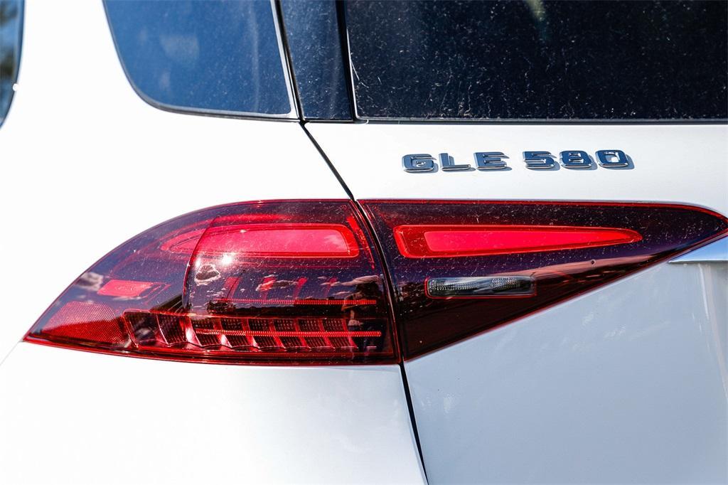 new 2025 Mercedes-Benz GLE 580 car, priced at $105,030