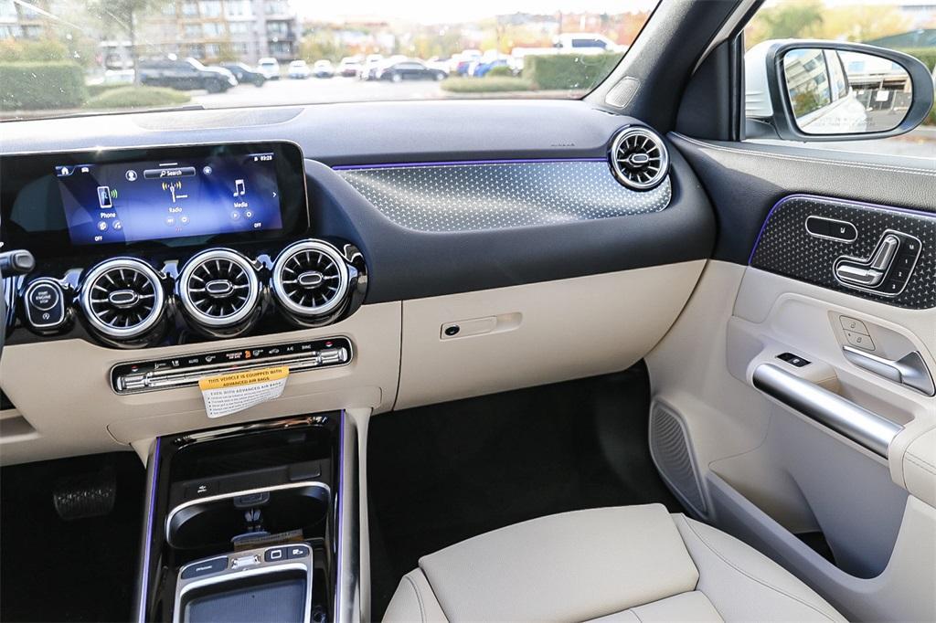 new 2025 Mercedes-Benz GLA 250 car, priced at $47,295