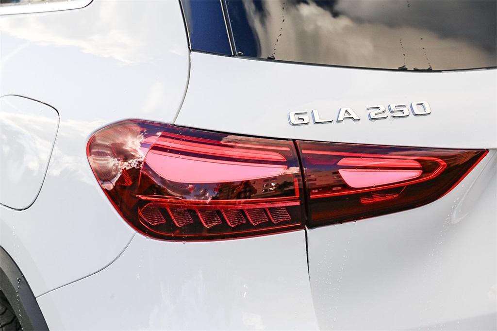 new 2025 Mercedes-Benz GLA 250 car, priced at $47,295