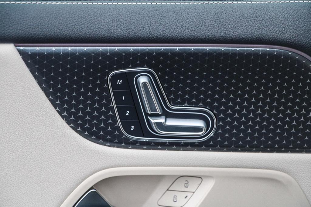 used 2025 Mercedes-Benz GLA 250 car, priced at $39,650