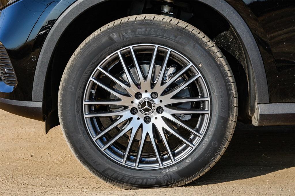 new 2025 Mercedes-Benz GLC 300 car, priced at $51,505