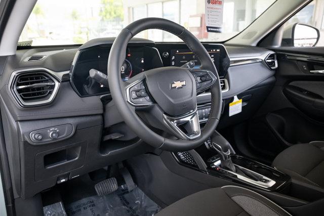 new 2025 Chevrolet TrailBlazer car, priced at $28,174