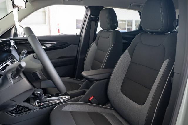 new 2025 Chevrolet TrailBlazer car, priced at $28,174