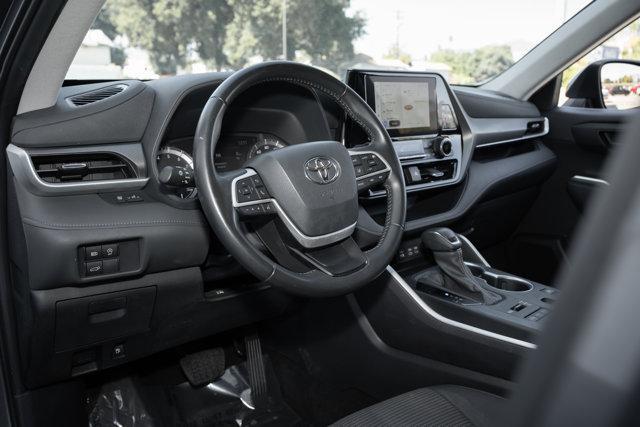 used 2024 Toyota Highlander car, priced at $33,691
