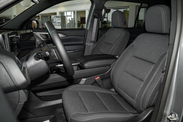 new 2025 Chevrolet Traverse car, priced at $43,610