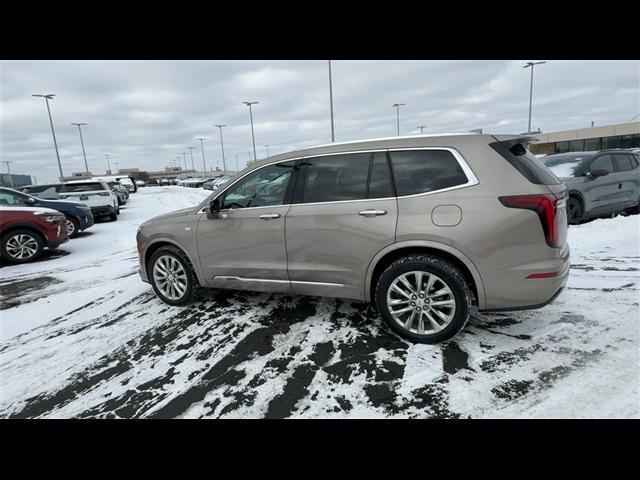 used 2022 Cadillac XT6 car, priced at $36,489