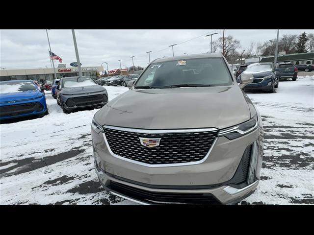 used 2022 Cadillac XT6 car, priced at $36,489