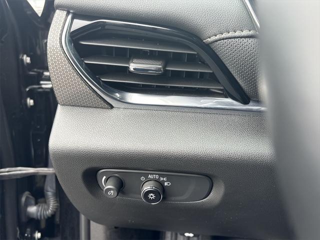 used 2023 Chevrolet Traverse car, priced at $38,395