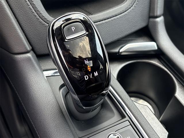 used 2022 Cadillac XT5 car, priced at $31,989