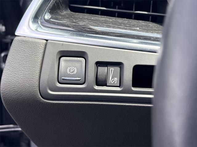 used 2022 Cadillac XT5 car, priced at $31,989
