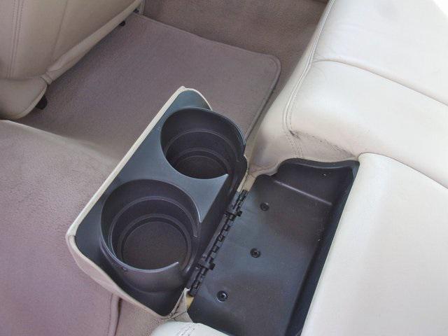 used 2006 Lincoln Town Car car, priced at $6,153
