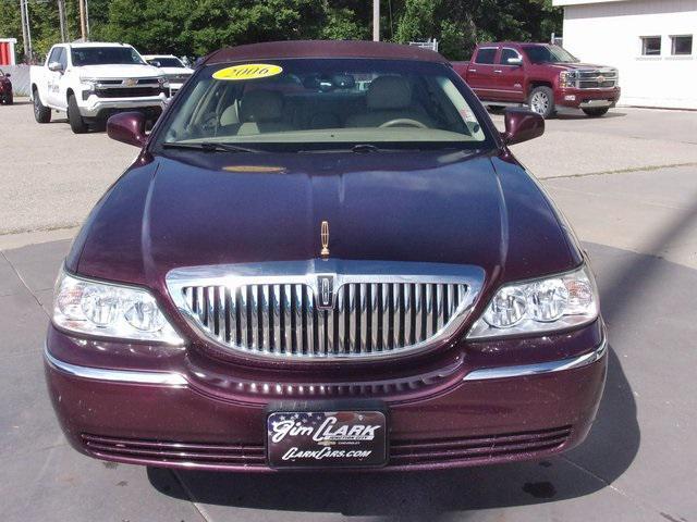 used 2006 Lincoln Town Car car, priced at $6,153