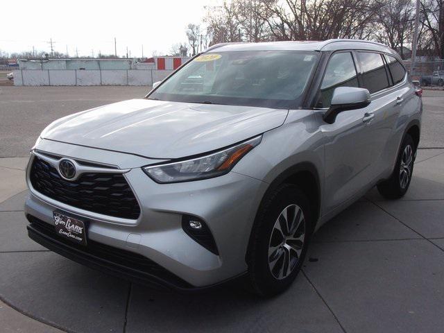 used 2020 Toyota Highlander car, priced at $27,986