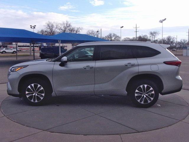 used 2020 Toyota Highlander car, priced at $27,986