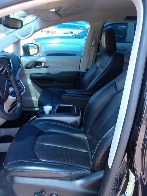 used 2023 Chrysler Pacifica car, priced at $25,850