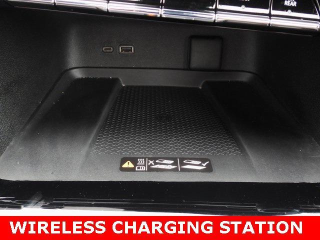 used 2024 Chevrolet Traverse car, priced at $45,496